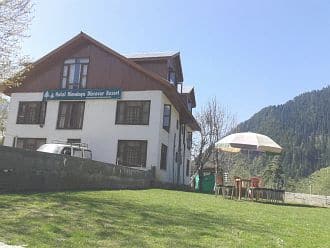 https://imgcld.yatra.com/ytimages/image/upload/t_hotel_yatra_city_desktop/v1464490853/Domestic Hotels/Hotels_Pahalgam/Hotel Himalayan Discover Resort/HO_iVW2Xw.jpg